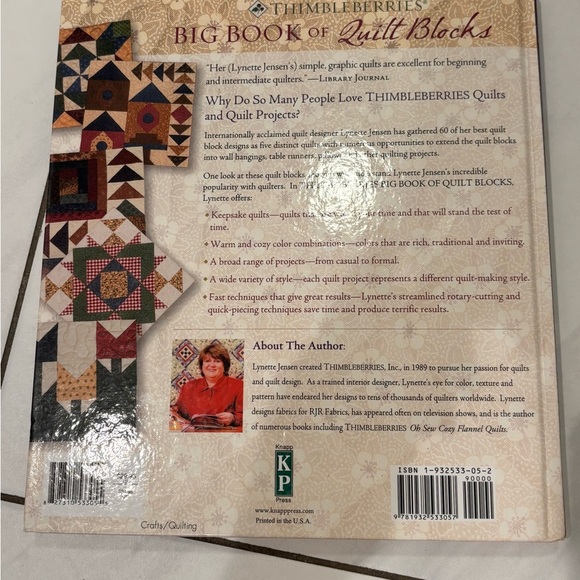Big Book of Quilt Blocks by Lynette Jensen - Picture 2 of 2